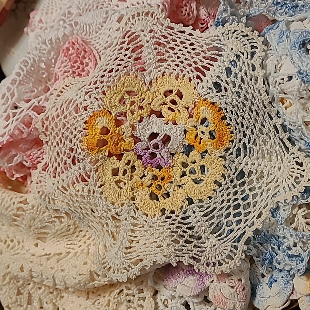 Giveaway 🌟 Crochet Doilies Or Hankie